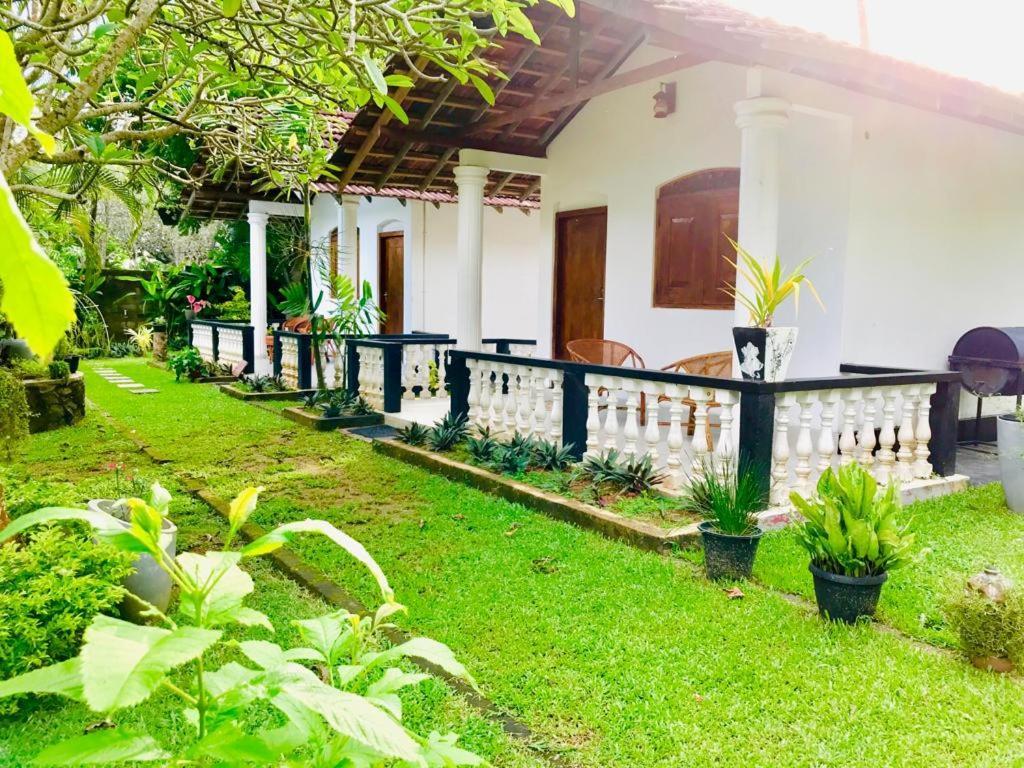 Hotel Freedom192 Weligama Esterno foto